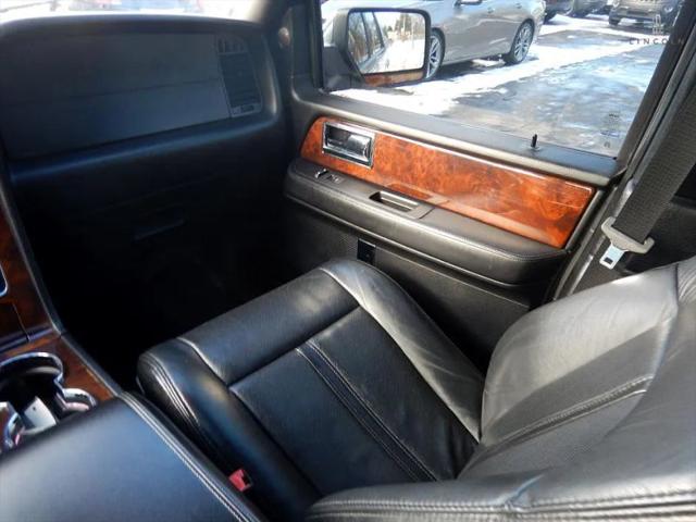 2015 Lincoln Navigator L Base