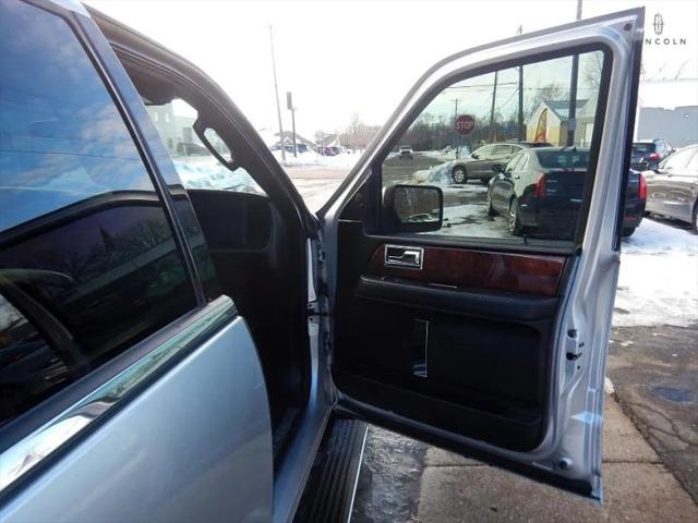 2015 Lincoln Navigator L Base