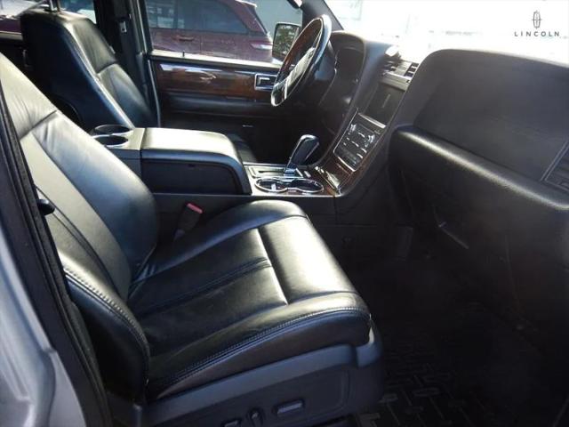 2015 Lincoln Navigator L Base