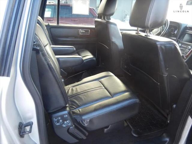2015 Lincoln Navigator L Base