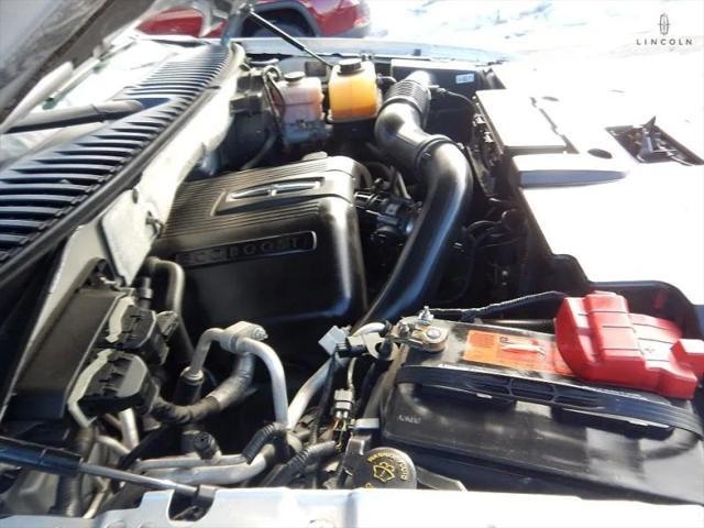 2015 Lincoln Navigator L Base