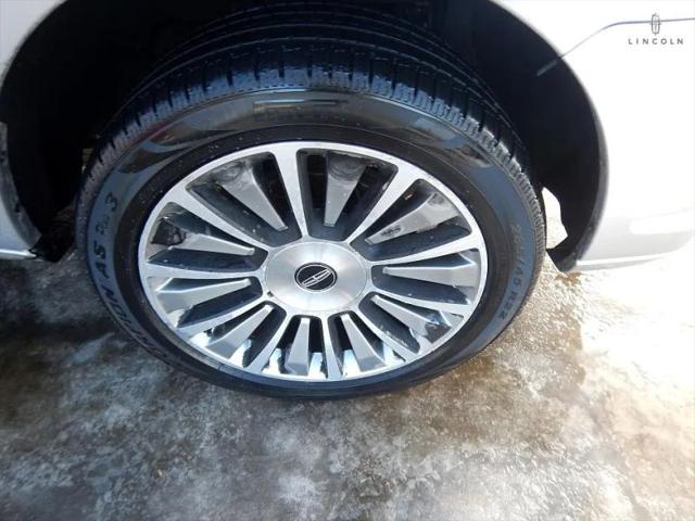 2015 Lincoln Navigator L Base