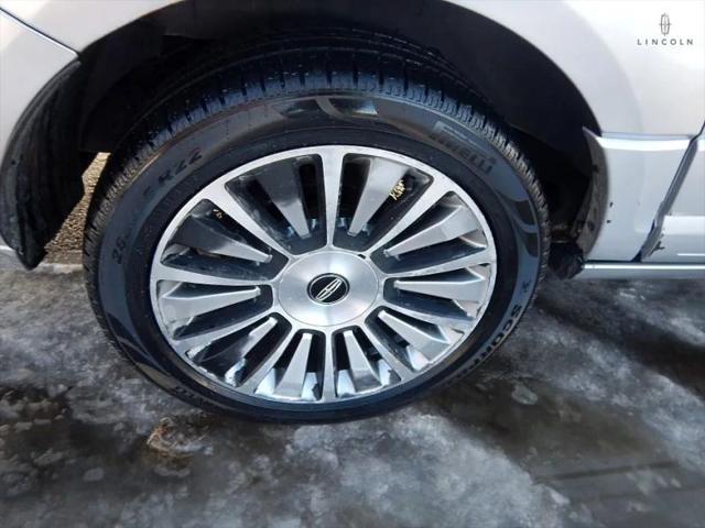 2015 Lincoln Navigator L Base