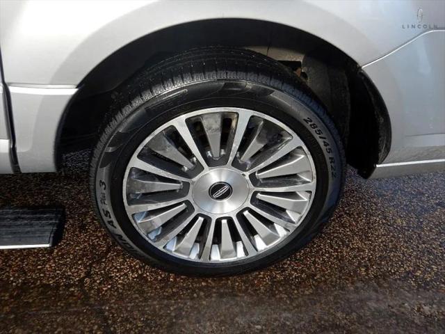 2015 Lincoln Navigator L Base