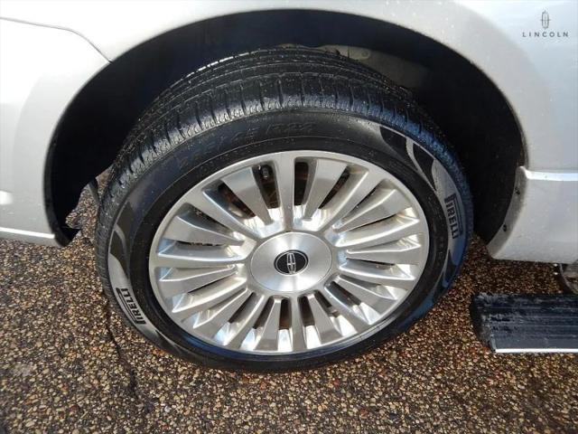 2015 Lincoln Navigator L Base