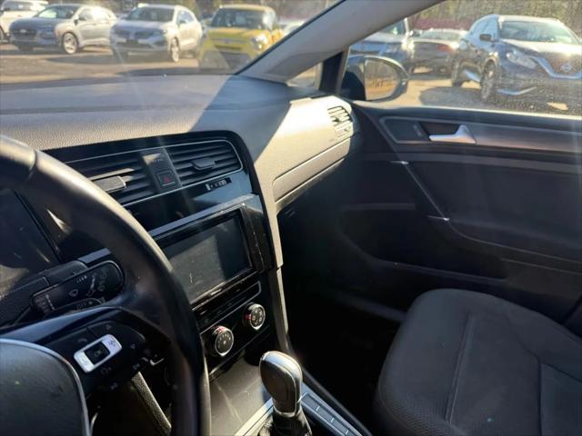 2018 Volkswagen Golf SportWagen TSI S
