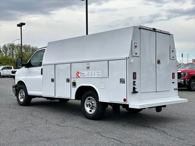 2025 GMC Savana Cutaway Work Van