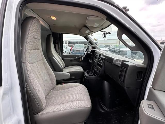 2025 GMC Savana Cutaway Work Van