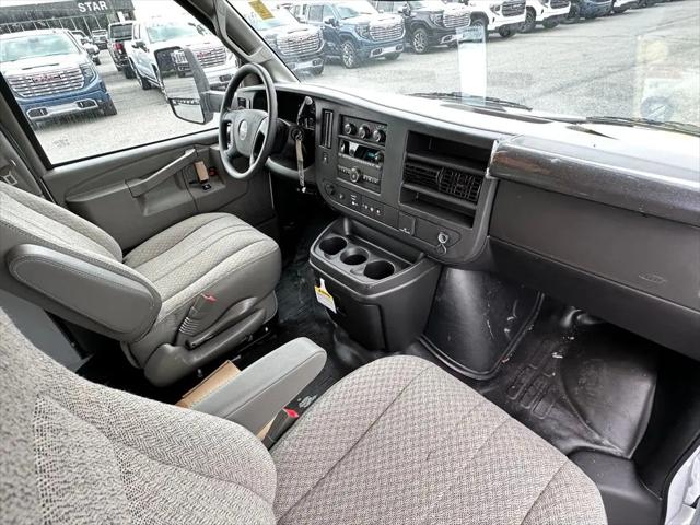 2025 GMC Savana Cutaway Work Van