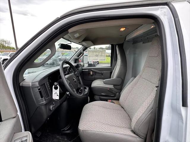 2025 GMC Savana Cutaway Work Van