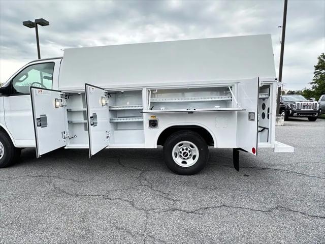 2025 GMC Savana Cutaway Work Van