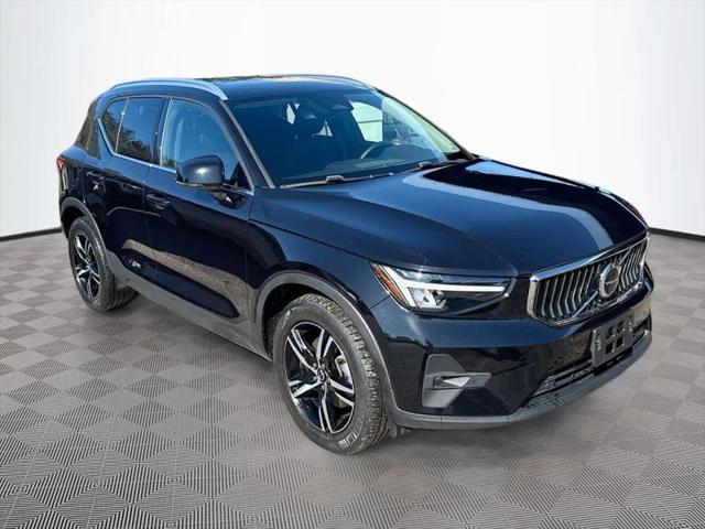2023 Volvo XC40 B5 Plus Bright Theme