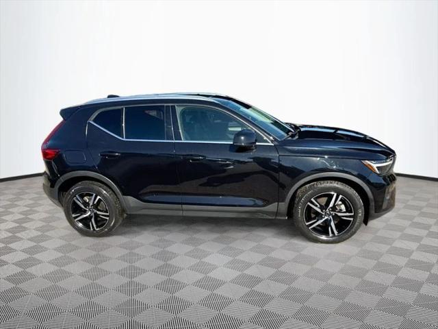2023 Volvo XC40 B5 Plus Bright Theme