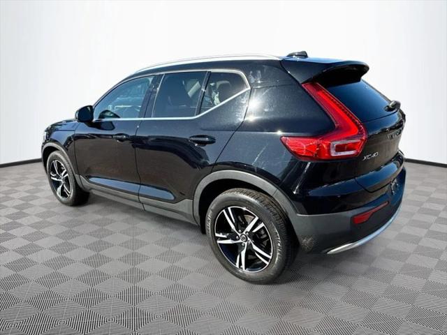 2023 Volvo XC40 B5 Plus Bright Theme