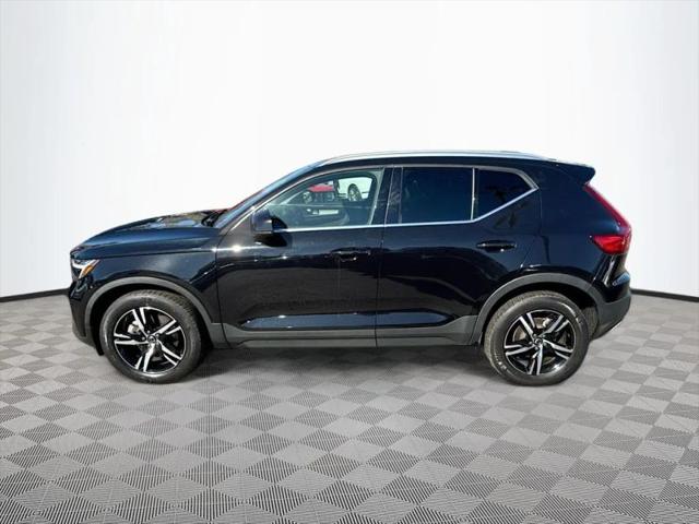 2023 Volvo XC40 B5 Plus Bright Theme