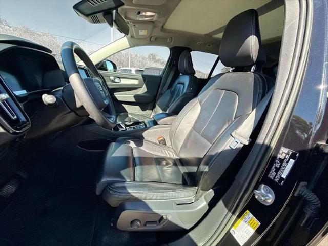 2023 Volvo XC40 B5 Plus Bright Theme