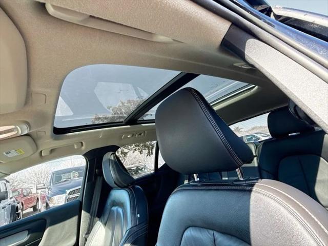 2023 Volvo XC40 B5 Plus Bright Theme