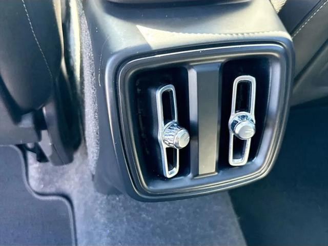 2023 Volvo XC40 B5 Plus Bright Theme