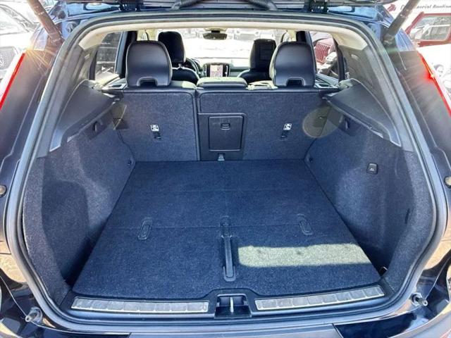 2023 Volvo XC40 B5 Plus Bright Theme