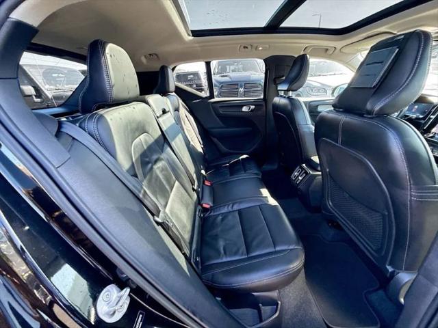 2023 Volvo XC40 B5 Plus Bright Theme