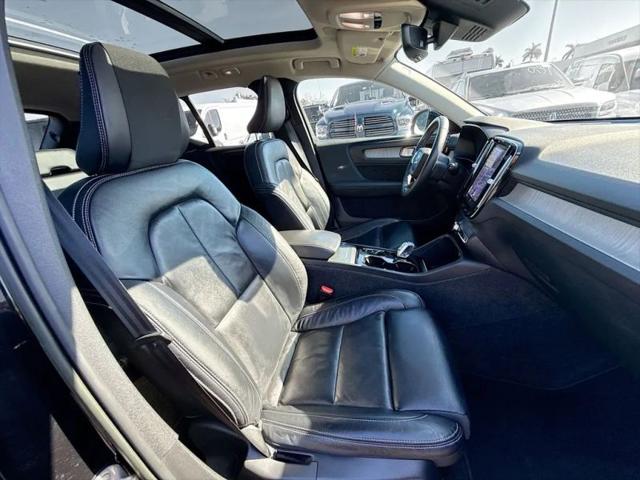 2023 Volvo XC40 B5 Plus Bright Theme
