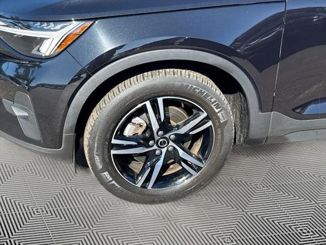 2023 Volvo XC40 B5 Plus Bright Theme