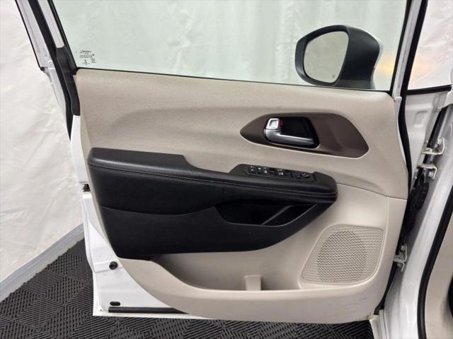 2021 Chrysler Voyager LXI