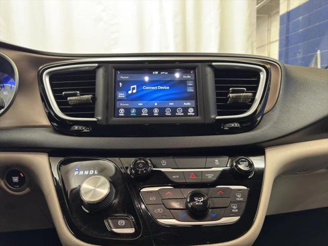 2021 Chrysler Voyager LXI
