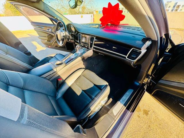 2016 Porsche Panamera Edition