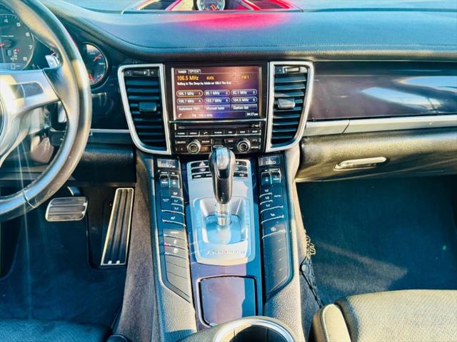 2016 Porsche Panamera Edition