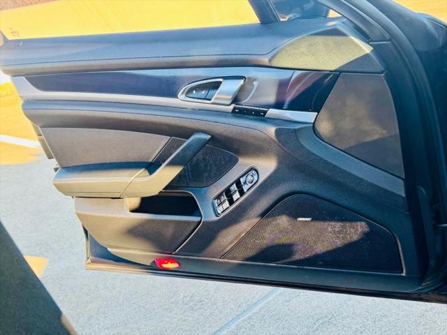 2016 Porsche Panamera Edition