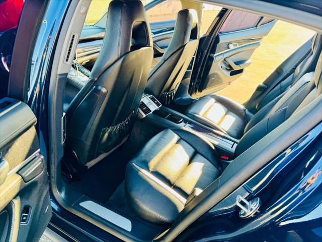 2016 Porsche Panamera Edition
