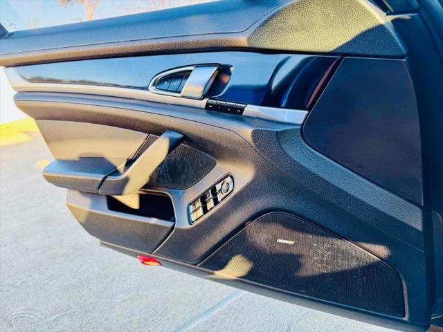 2016 Porsche Panamera Edition