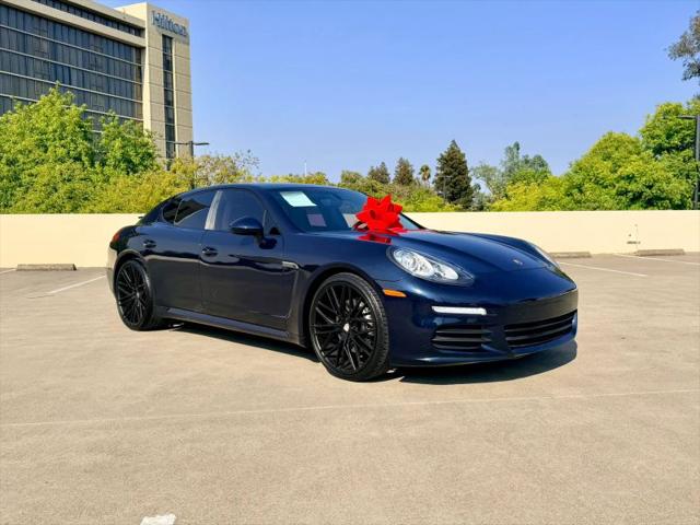 2016 Porsche Panamera 4
