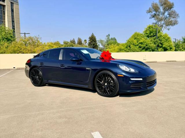 2016 Porsche Panamera 4