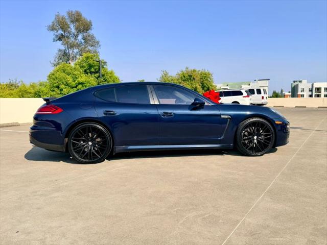 2016 Porsche Panamera 4