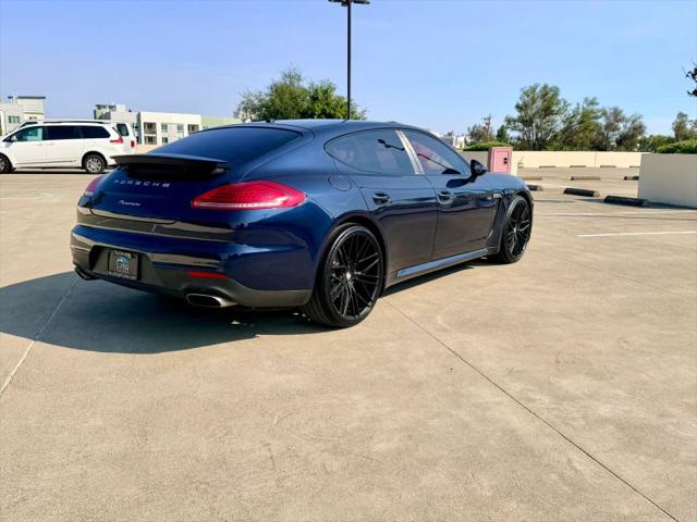 2016 Porsche Panamera 4