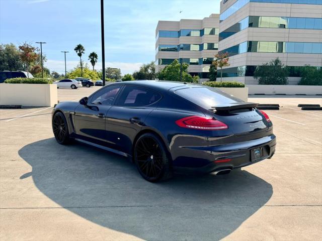 2016 Porsche Panamera 4