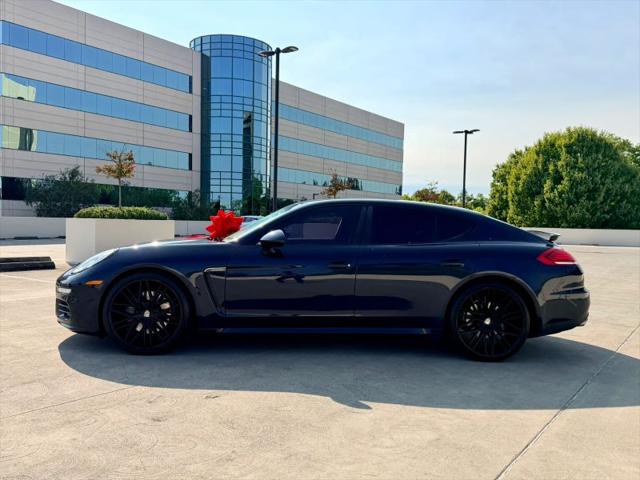 2016 Porsche Panamera 4