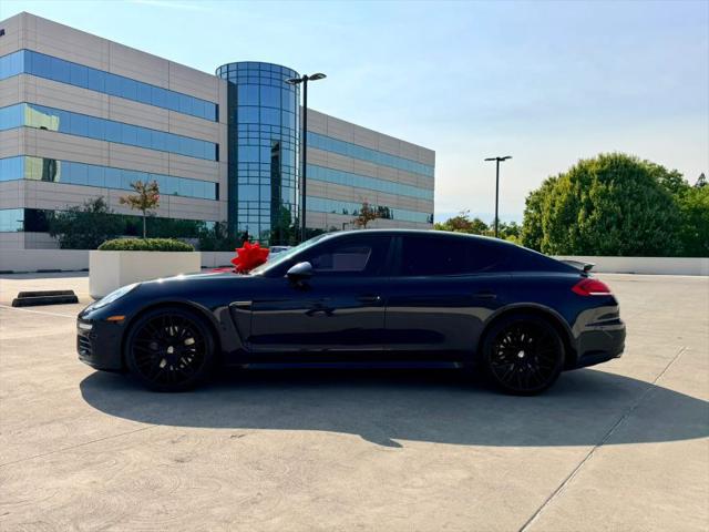 2016 Porsche Panamera 4