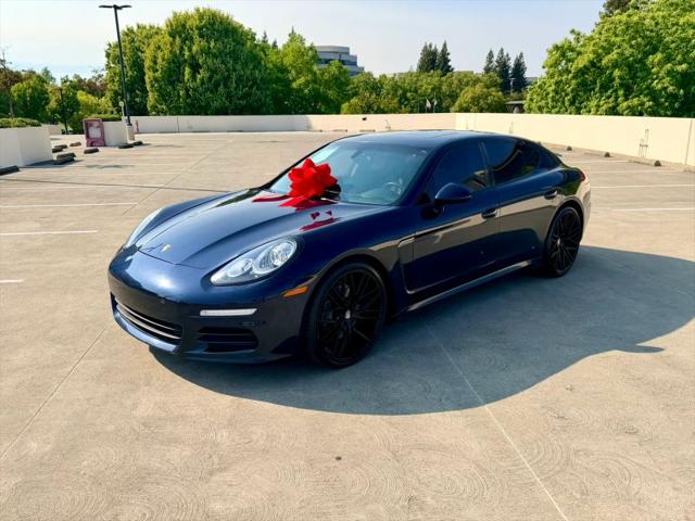 2016 Porsche Panamera 4