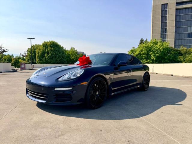 2016 Porsche Panamera 4