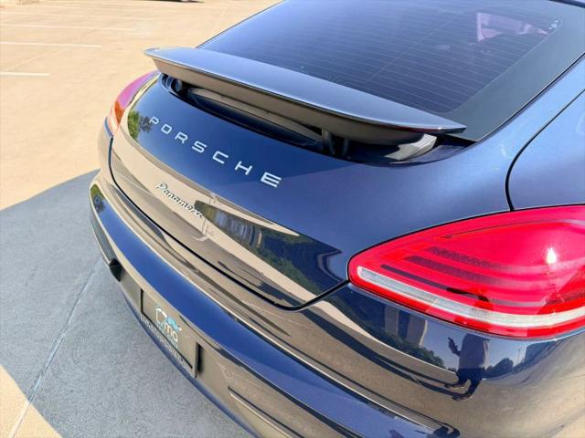 2016 Porsche Panamera 4