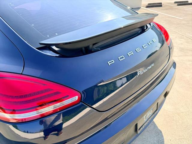 2016 Porsche Panamera 4