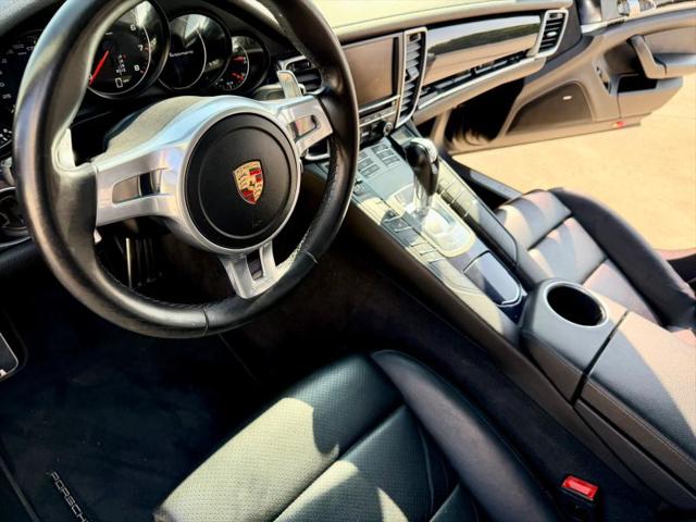 2016 Porsche Panamera 4