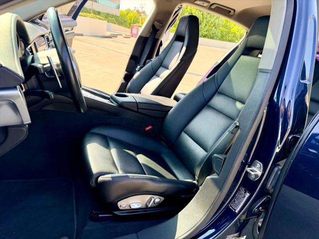 2016 Porsche Panamera 4