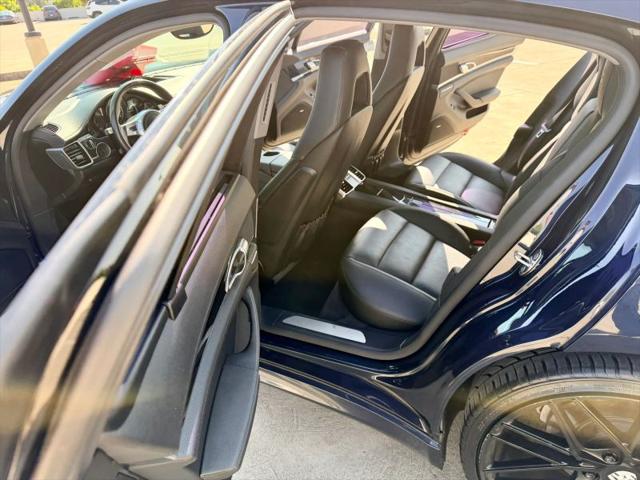 2016 Porsche Panamera 4