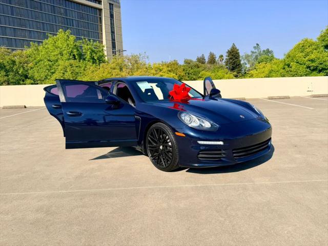 2016 Porsche Panamera 4
