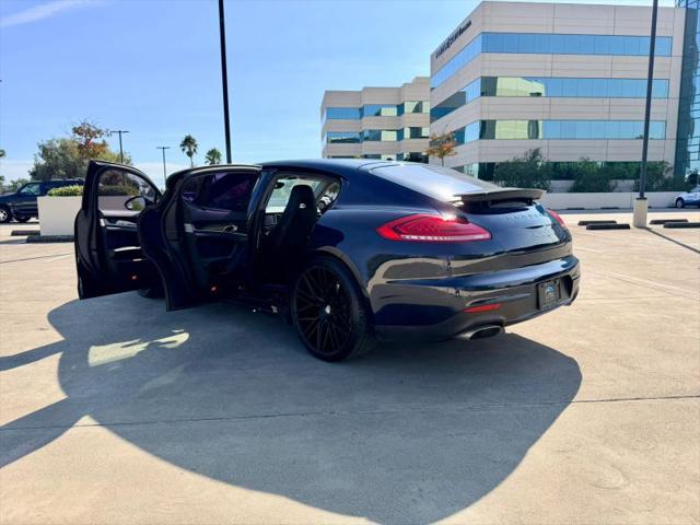 2016 Porsche Panamera 4