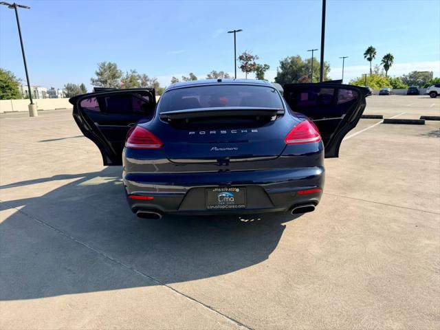 2016 Porsche Panamera 4